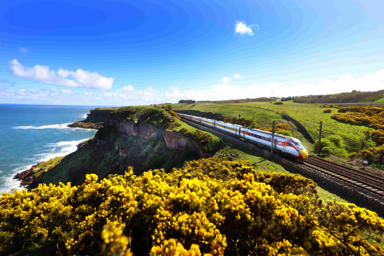 Summertime-an-LNER-Azuma-along-the-Northumberland-coastline